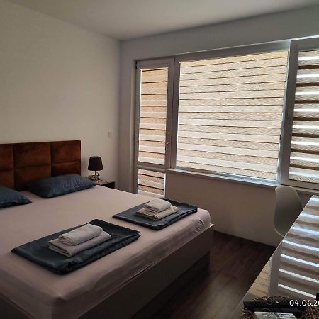 Dety'S Apartment Burgas Екстер'єр фото