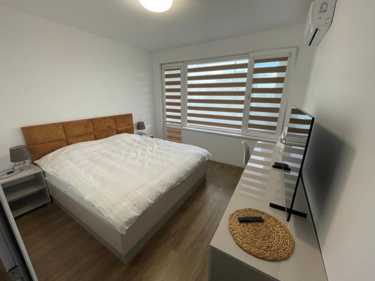 Dety'S Apartment Burgas Екстер'єр фото