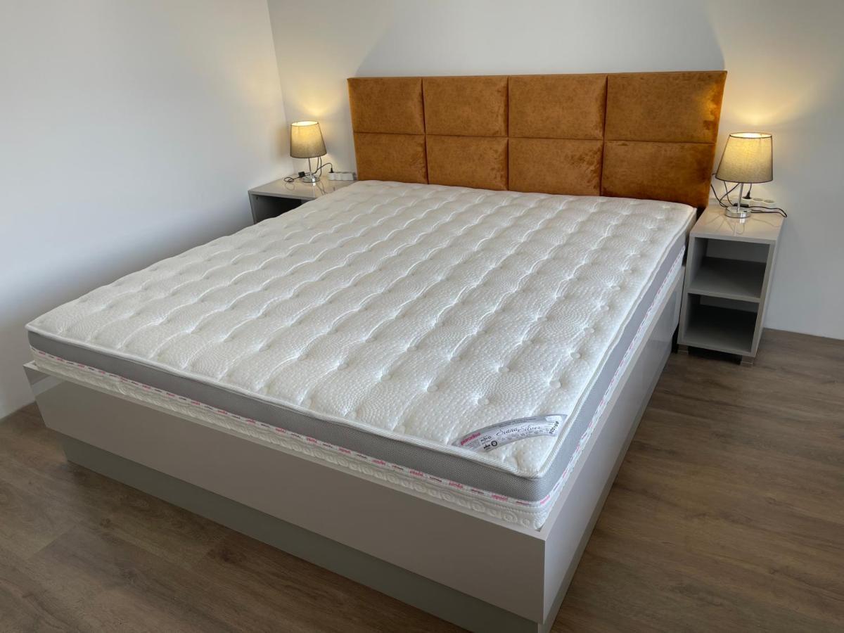Dety'S Apartment Burgas Екстер'єр фото