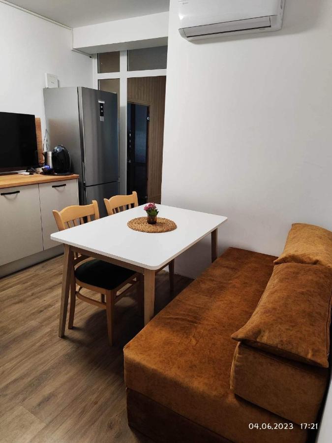 Dety'S Apartment Burgas Екстер'єр фото