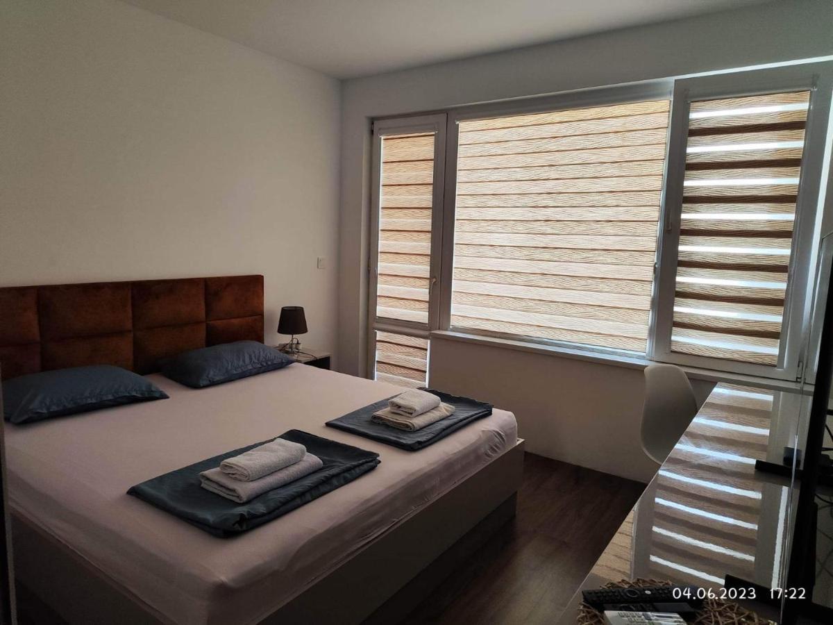 Dety'S Apartment Burgas Екстер'єр фото
